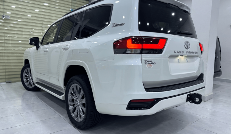 Toyota Land Cruiser 2022 GXR Twin Turbo full