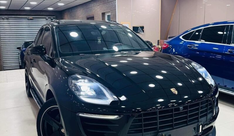 
Porsche Macan full									