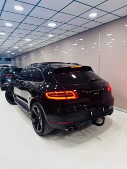 
Porsche Macan full									