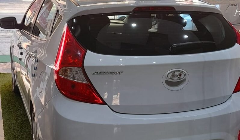 Hyundai Accent full