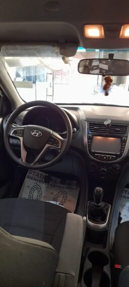 Hyundai Accent full