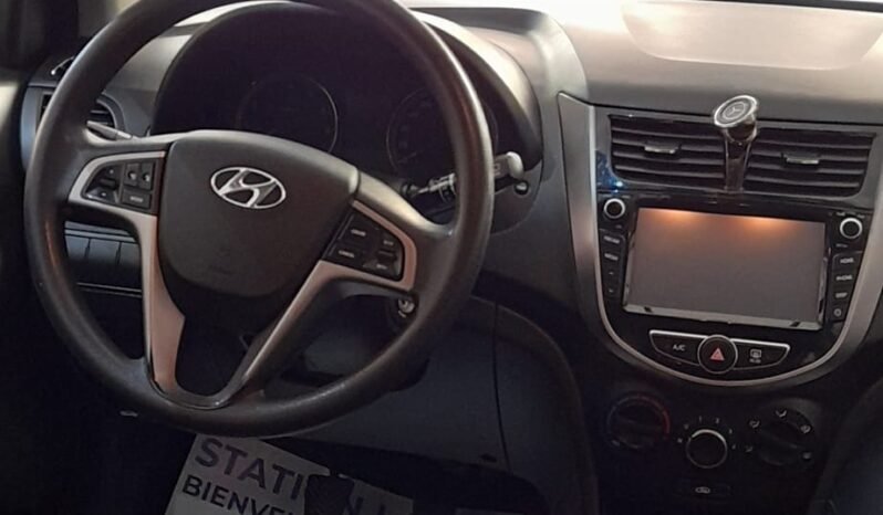 Hyundai Accent full