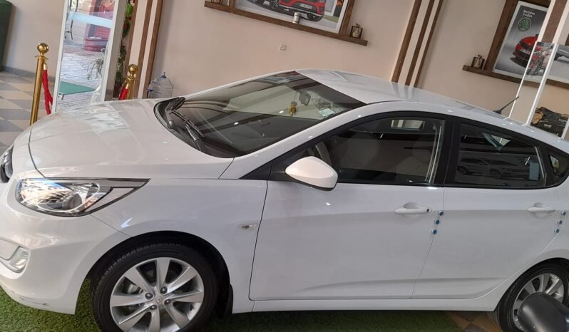 Hyundai Accent full