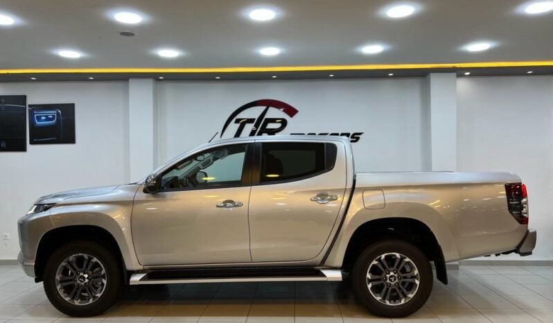
Mitsubishi L200 sportero 2022 full									