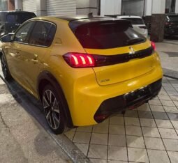 Peugeot 208 GT full