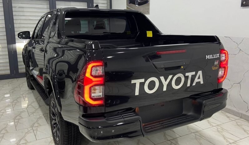 Toyota Hilux GR Sport full
