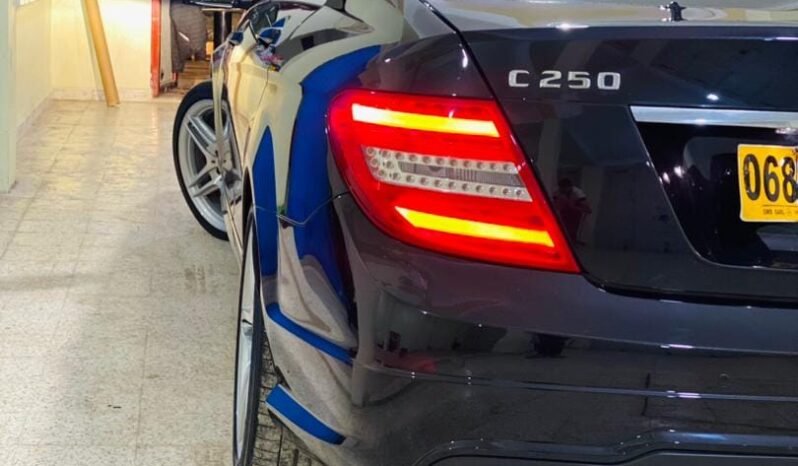 
Mercedes classe C 2014 full									