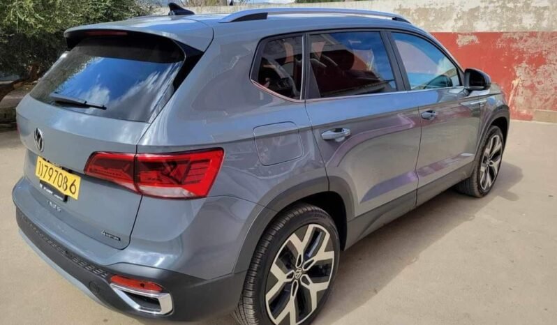 
Volkswagen Taos Canadien full									