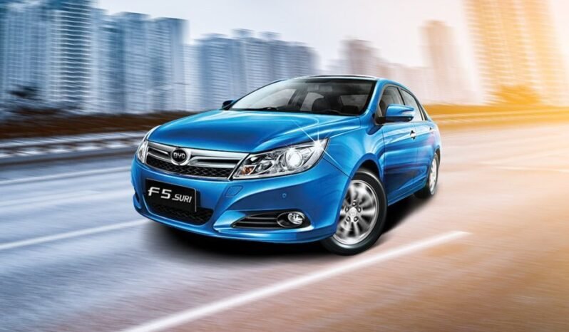 byd f5 front angle low view 5110 | car-dz